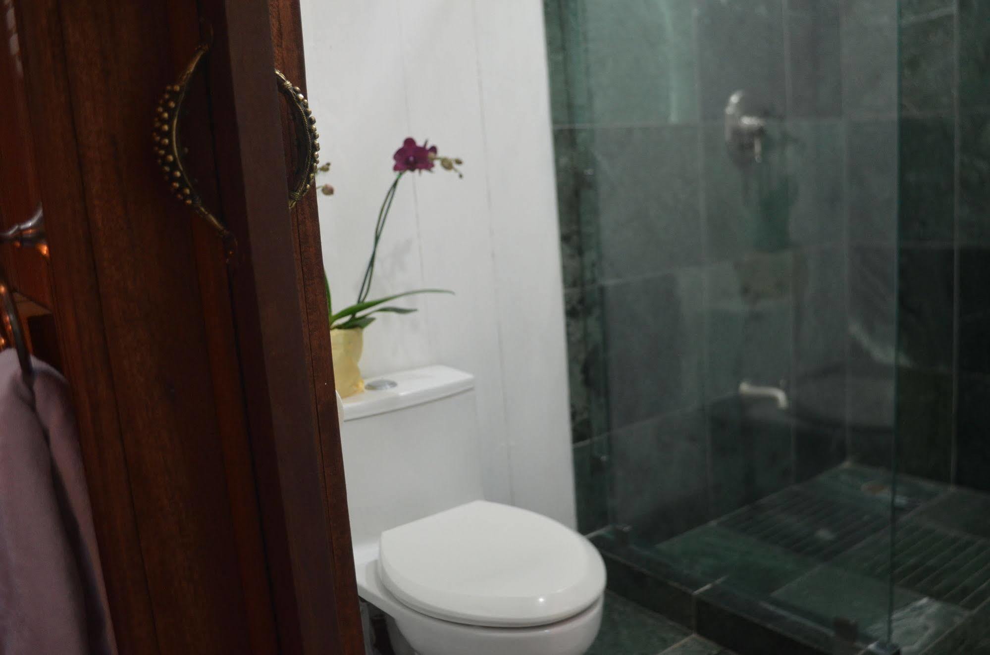 Lanna Ban Hotel Puerto Viejo de Talamanca Buitenkant foto