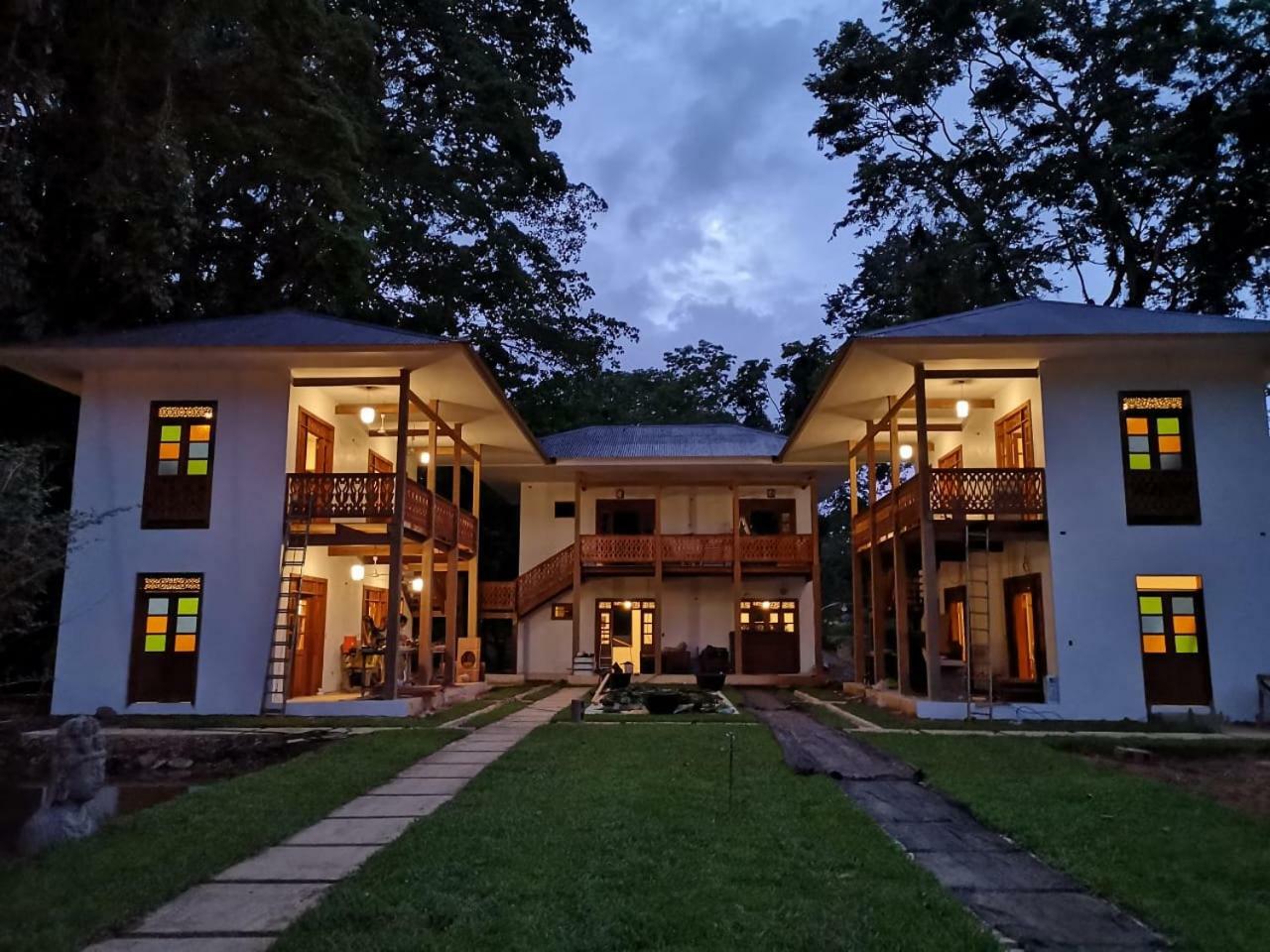 Lanna Ban Hotel Puerto Viejo de Talamanca Buitenkant foto